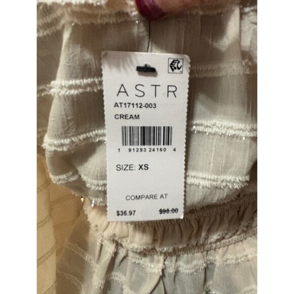 ASTR The Label NWT Off The Shoulder Blouse Sz XS Puff Sleeves Shimmer Peplum Top - Picture 5 of 5